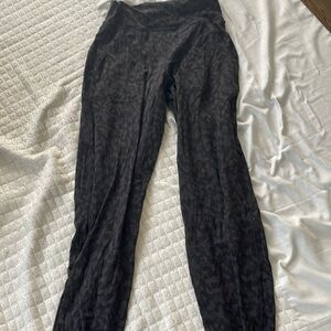 Lulu lemon leopard align jogggers size 4